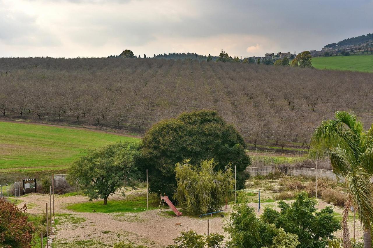 明珠谷酒店 Kfar Tavor 外观 照片